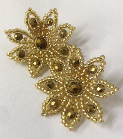 ARETES FLOR DORADA BRILLANTE