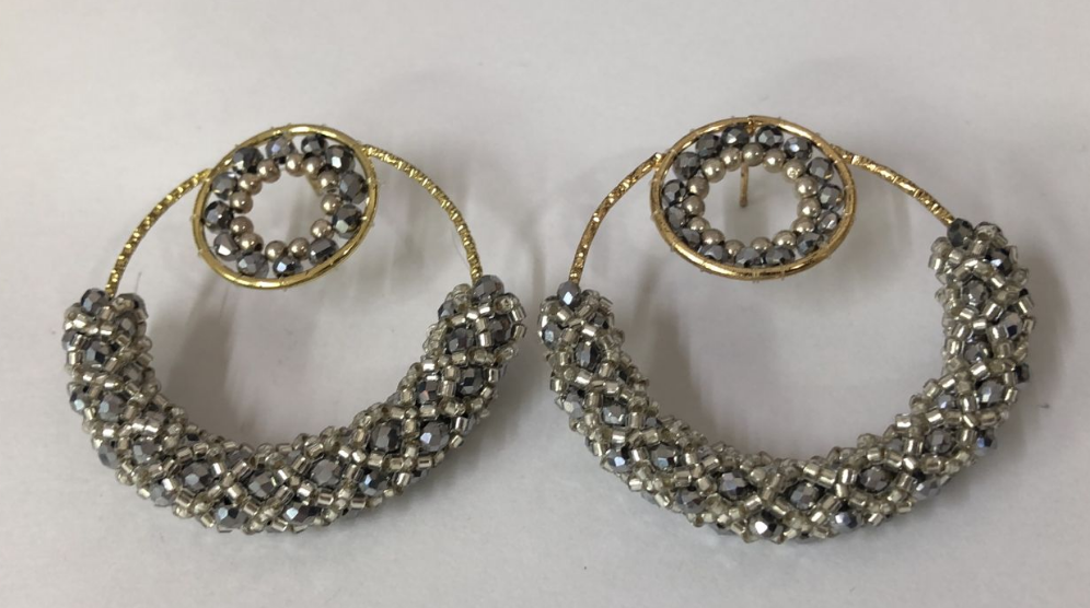 ARETES ARO GALAXIA PLATEADA