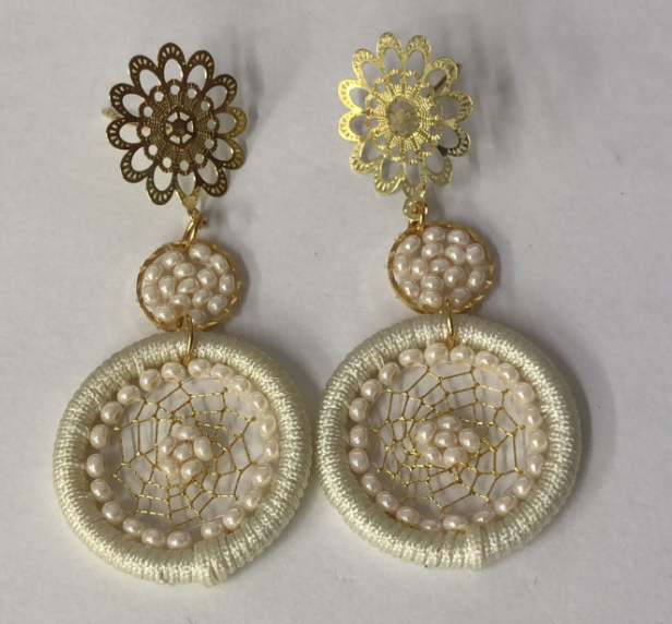 ARETES ATRAPASUEÑOS BEIGE